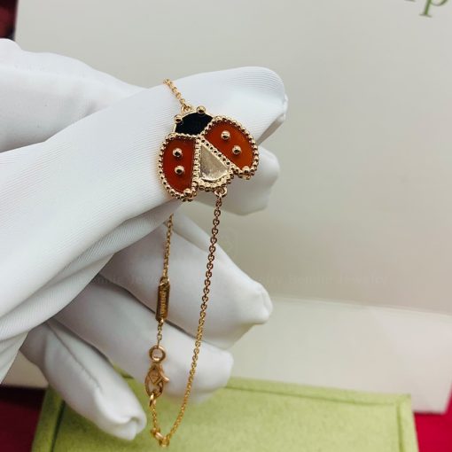 Lắc Tay Lucky Spring Ladybug Mở Cánh 18K BBDNO005VCA - Hình ảnh 3