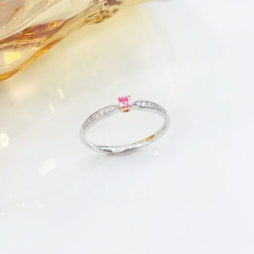 Nhẫn Cầu Hôn Kim Cương Tự Nhiên Petite Pink Round 18K ERBD001